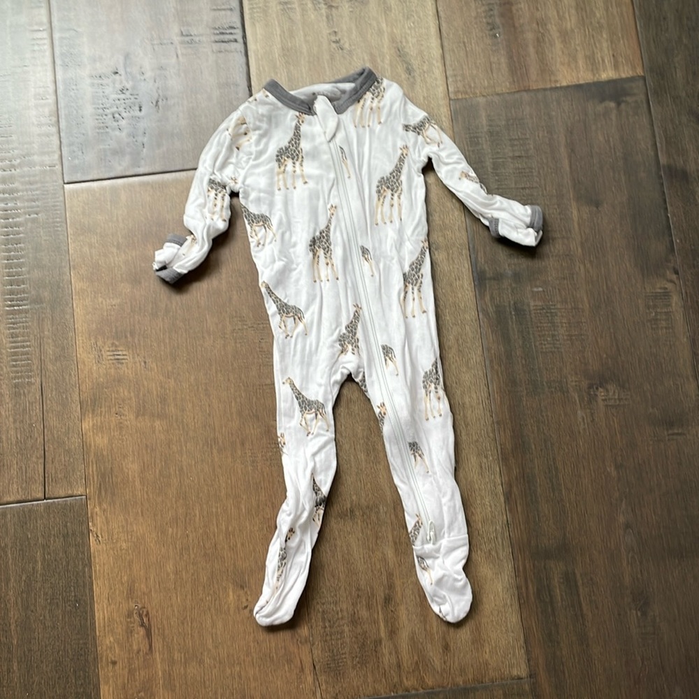 Giraffe kyte footie